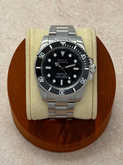 Seiko Submariner - Black (No Date)