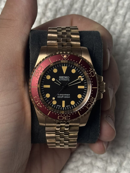Seiko Submariner - Scarlet