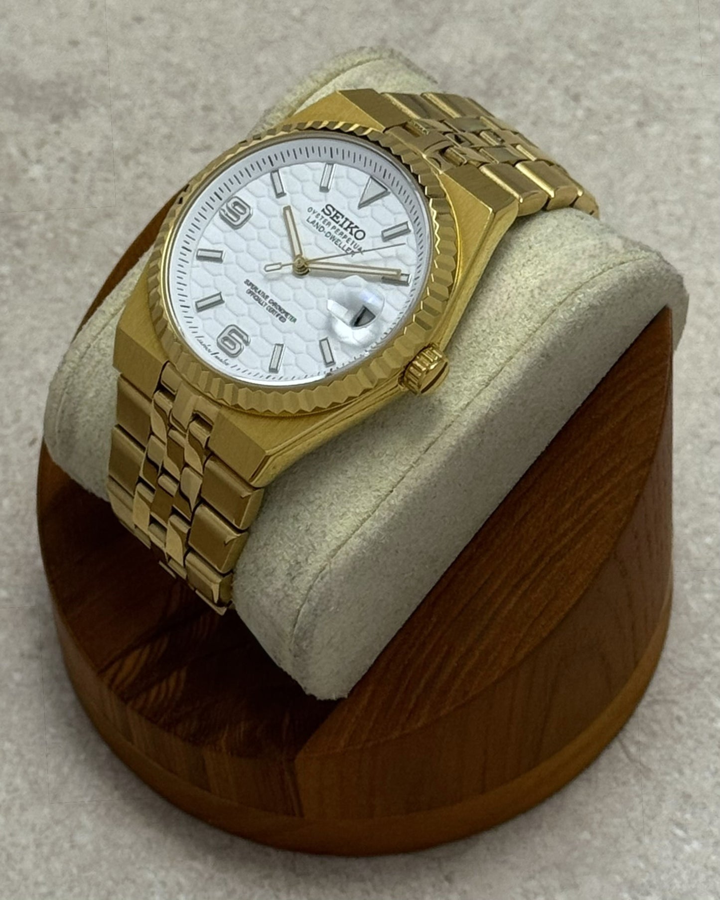 Seiko Land Dweller - Gold